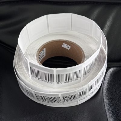 Retail Store EAS 8.2MHz RF Soft Security Tags 40 X 40mm With Bar Code Anti Human Shielding